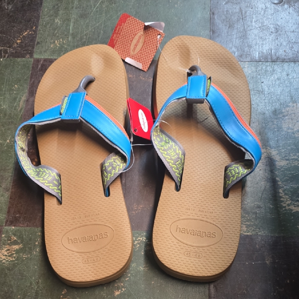 Havaianas Blue and Tan Sandals Classic Beach Style
